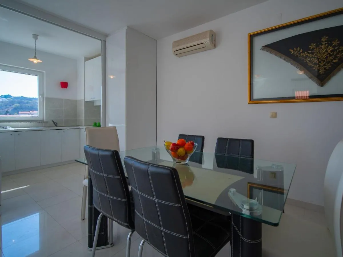 Apartment Martina By Interhome Vrbnik